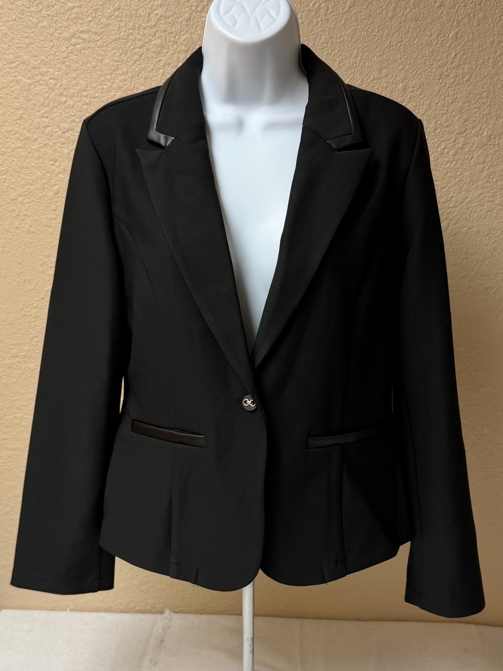 4/$20 89th & MadisonBlack Women's Tailored Blazer Jacket - Classic Single-Button